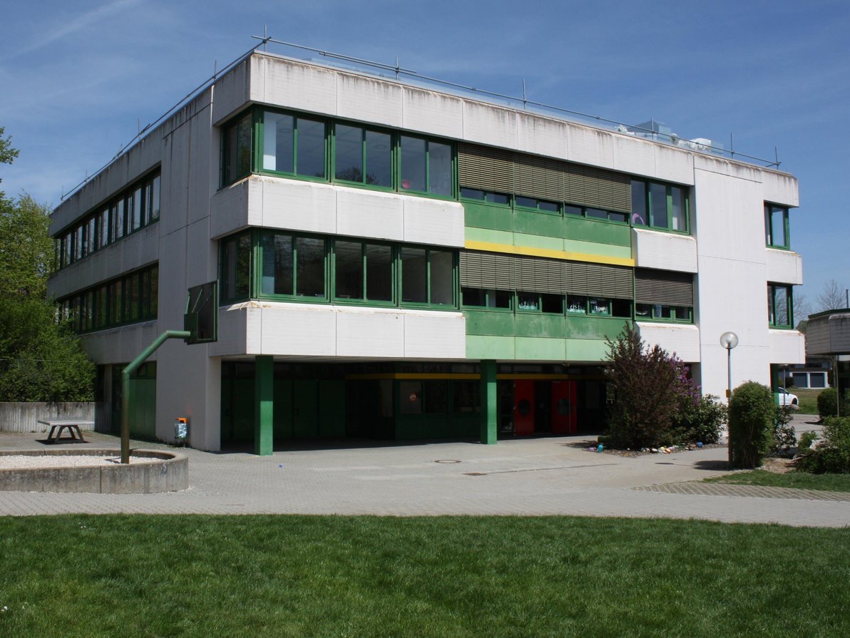Außenansicht Schulgebäude