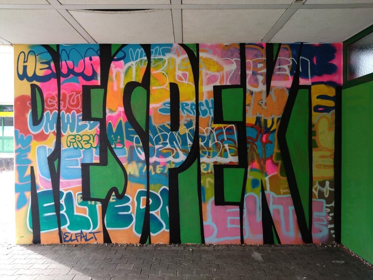 Ansicht Eingangsbereich Graffiti Respekt